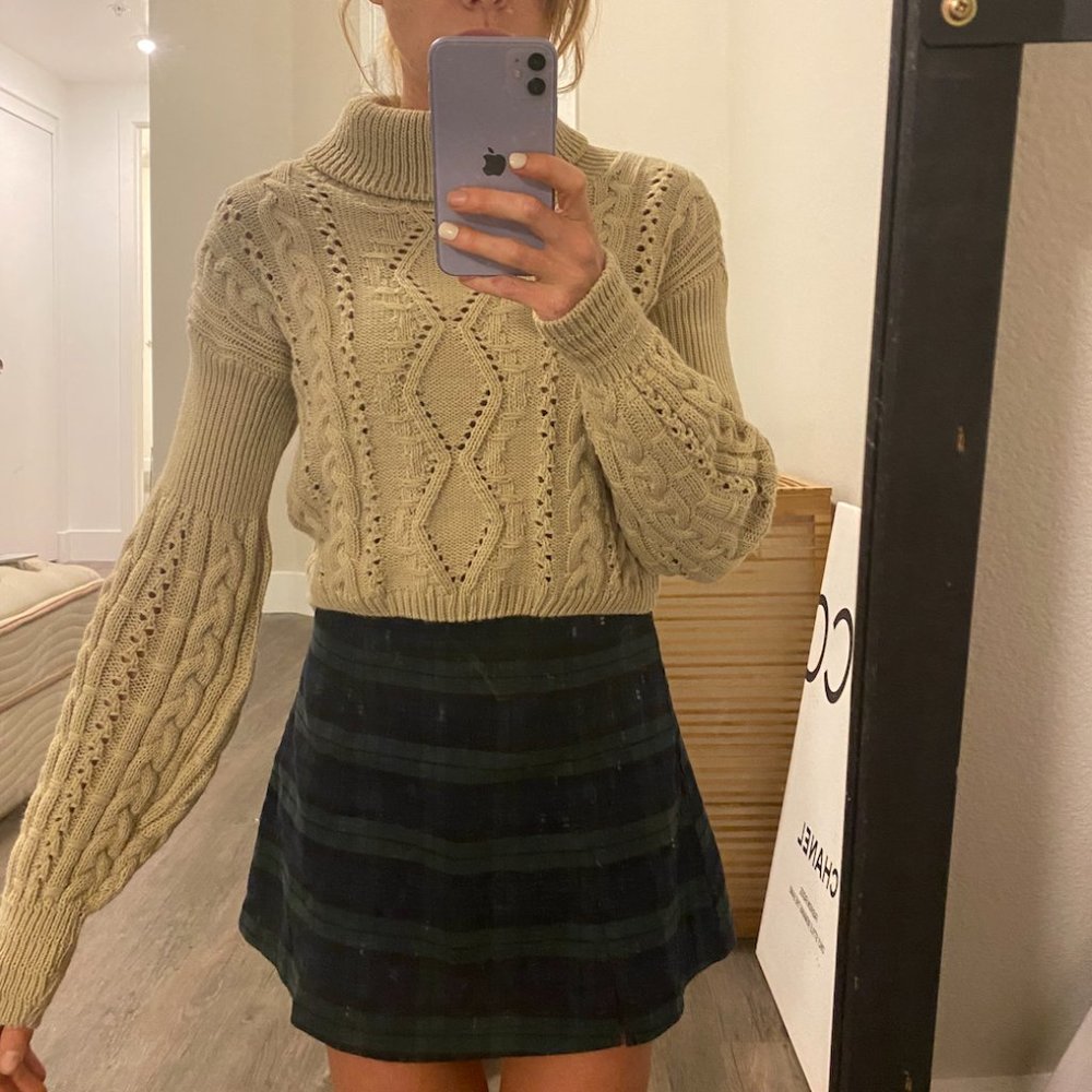 Pretty Little Thing Beige Crop Cable Knit Sweater